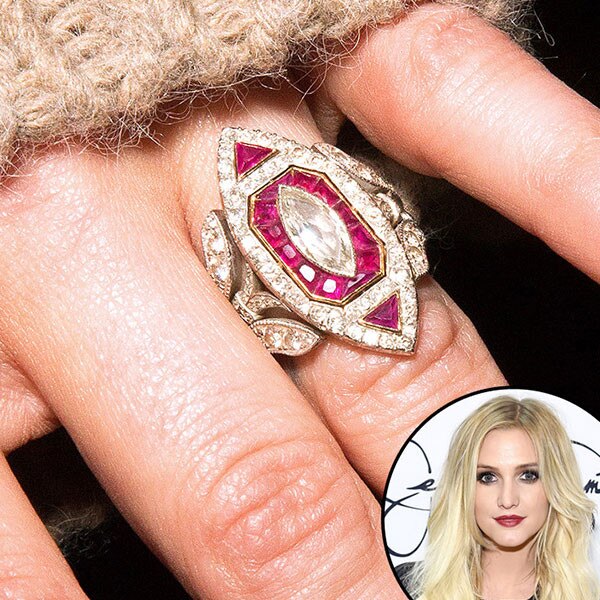 Ashlee Simpson's Engagement Ring Is Not Traditional and That's A-OK |  PriceScope